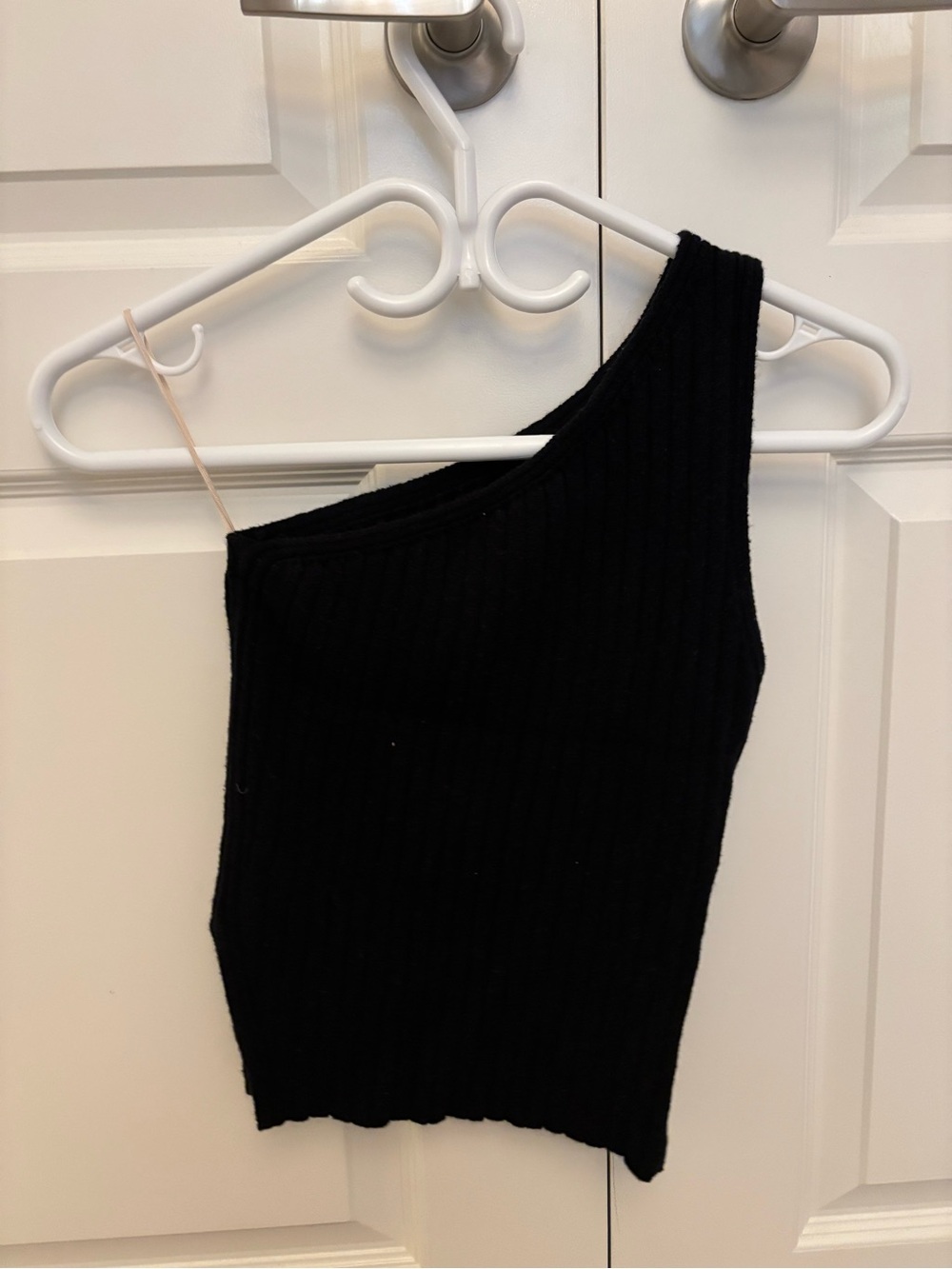 Wilfred Black One-Shoulder Ribbed Knit Top